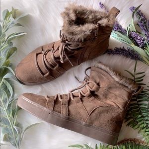 New Brown women’s winter boots size 7